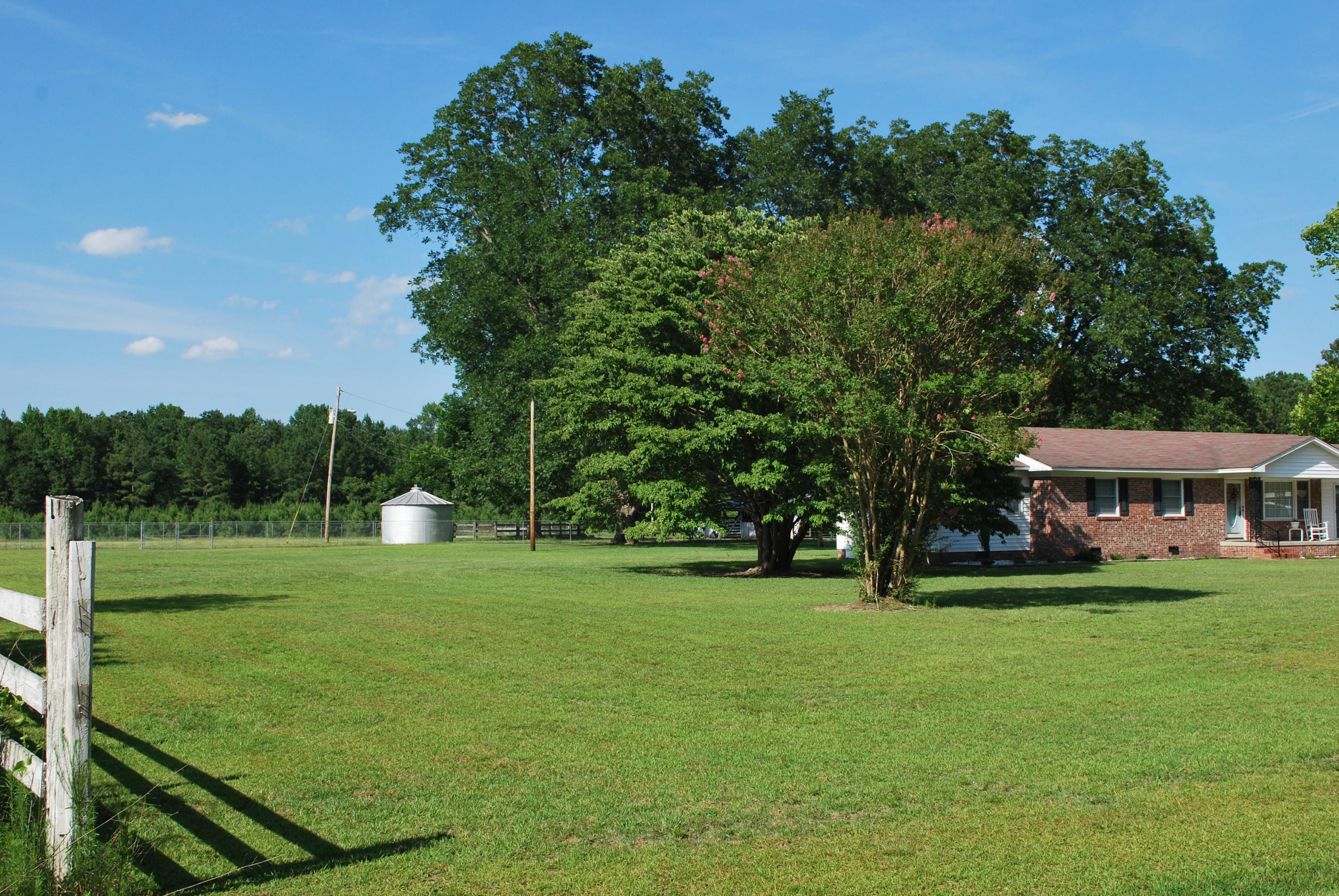 1293 Thompson Road Bennettsville, SC 29512 - Photo 2 of 20 DSC_0962