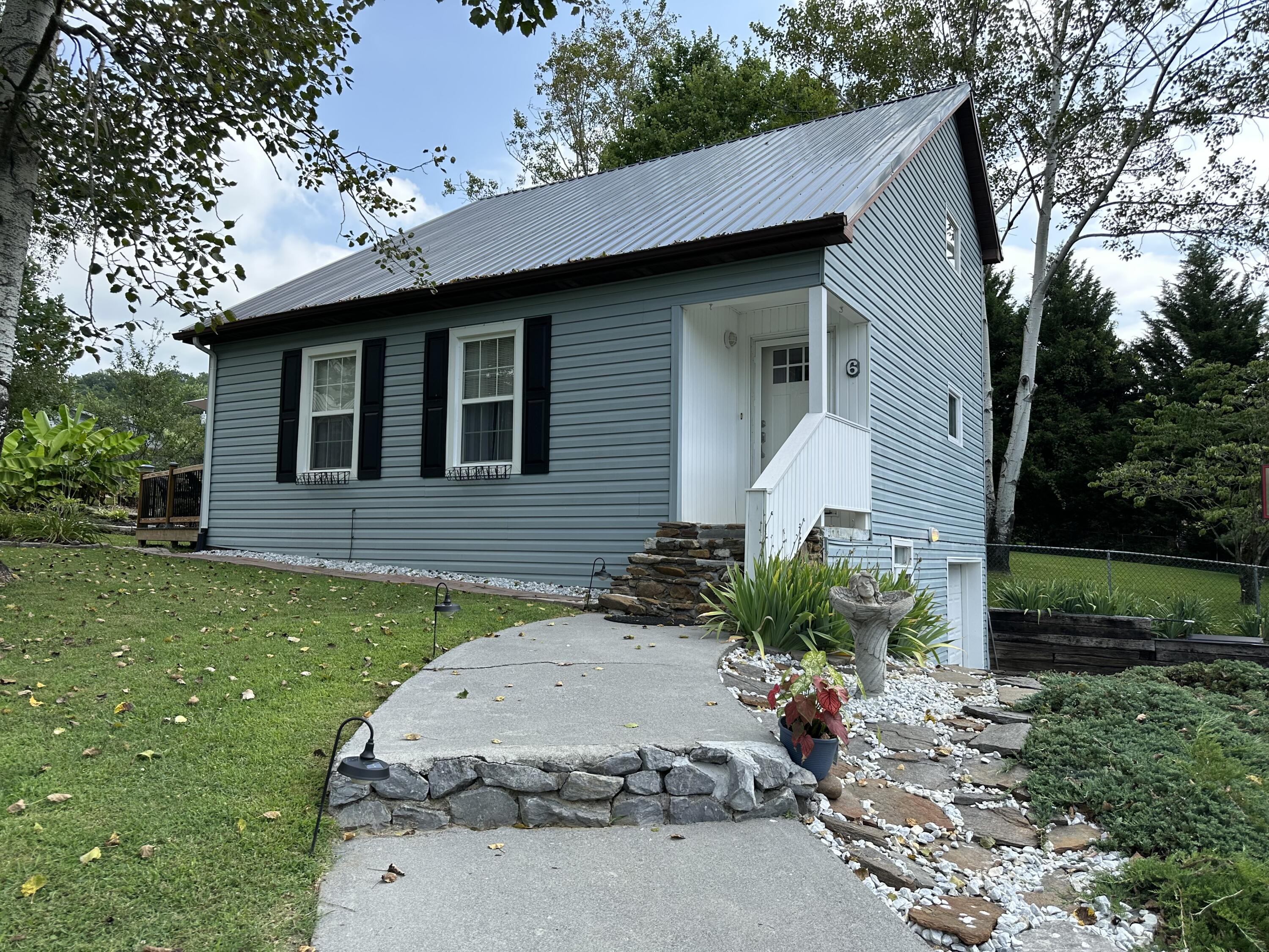 6 Reston Court Johnson City, TN 37601 - Photo 2 of 142 2