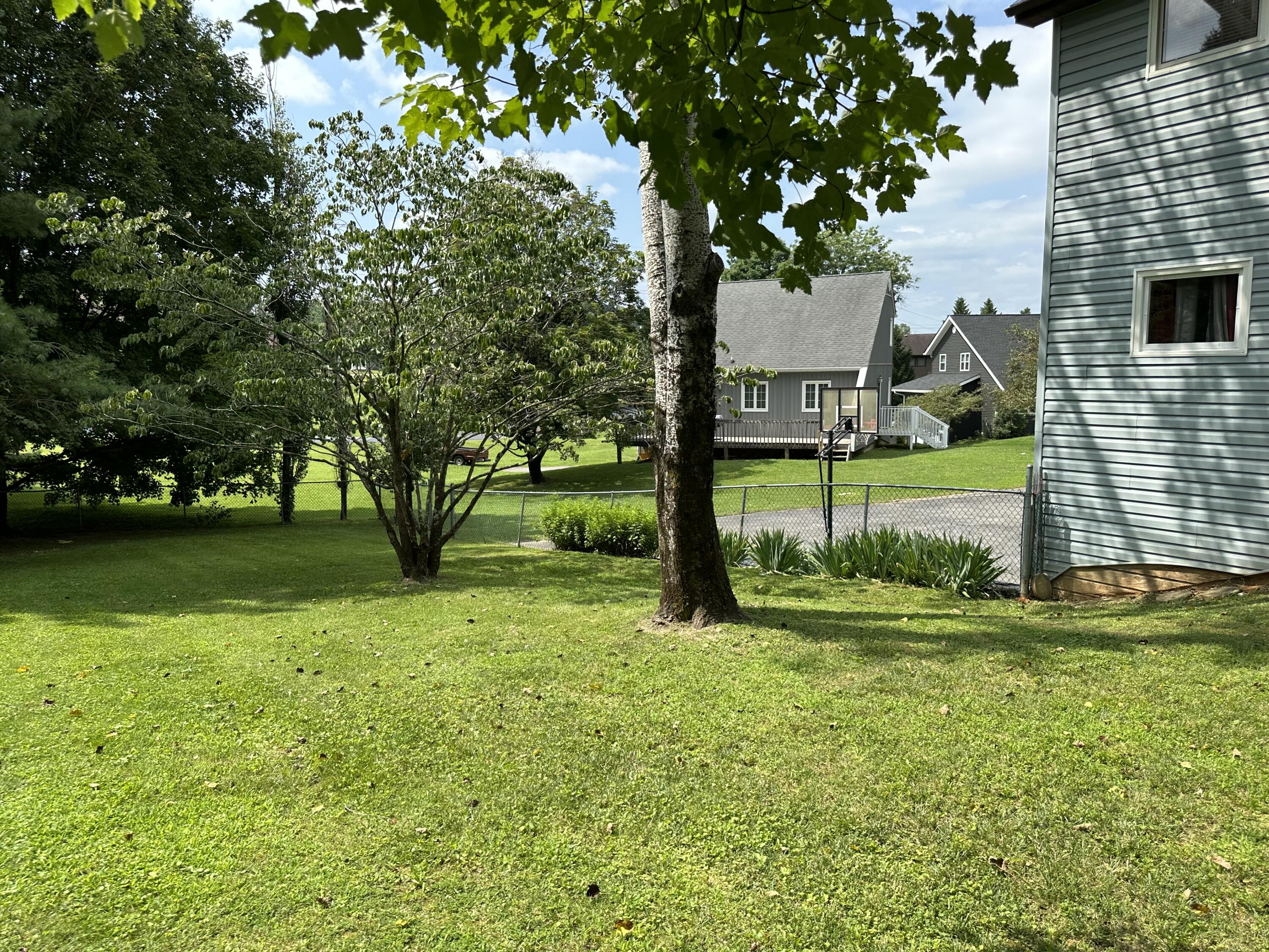 6 Reston Court Johnson City, TN 37601 - Photo 9 of 142 9