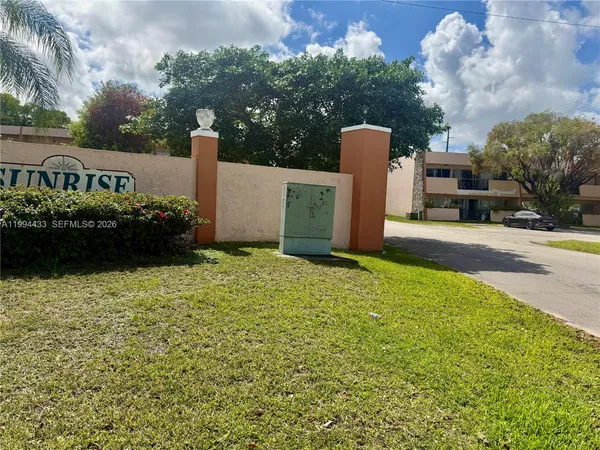 $1,950 | 488 Northeast 18th Avenue, Unit 103, Homestead, FL 33033