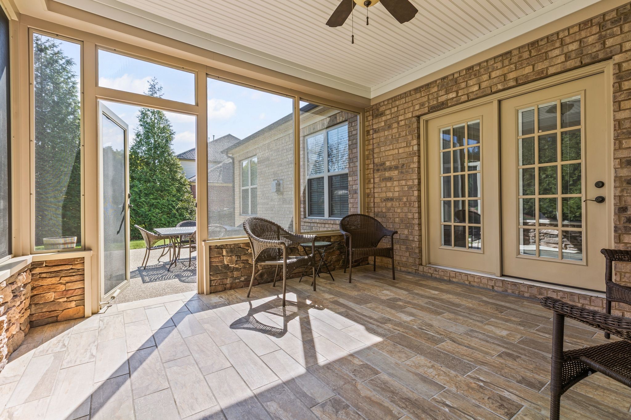 161 Chester Stevens Road Franklin, TN 37067 - Photo 32 of 37 a living room with furniture and a large window