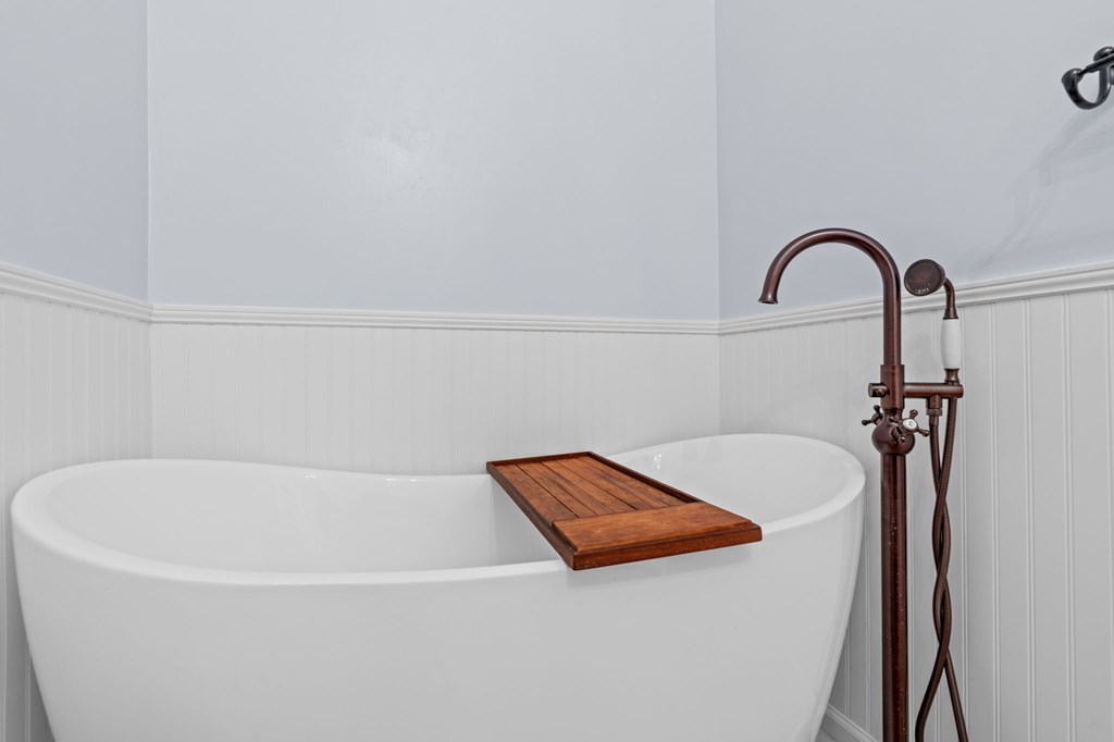 46 Dillard Street Murphy, NC 28906 - Photo 61 of 73 a bath tub sitting in a bathroom