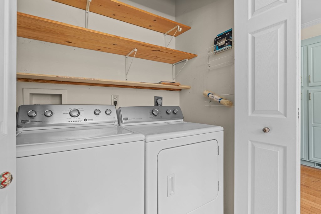 46 Dillard Street Murphy, NC 28906 - Photo 64 of 73 a utility room with dryer and washer