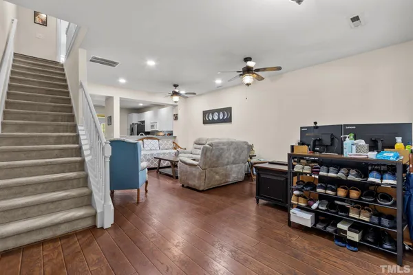 $1,895 | 236 Duck Mill Circle, Cary, NC 27519