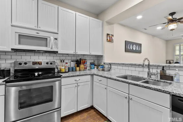 $1,895 | 236 Duck Mill Circle, Cary, NC 27519