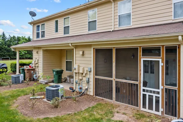 $1,895 | 236 Duck Mill Circle, Cary, NC 27519