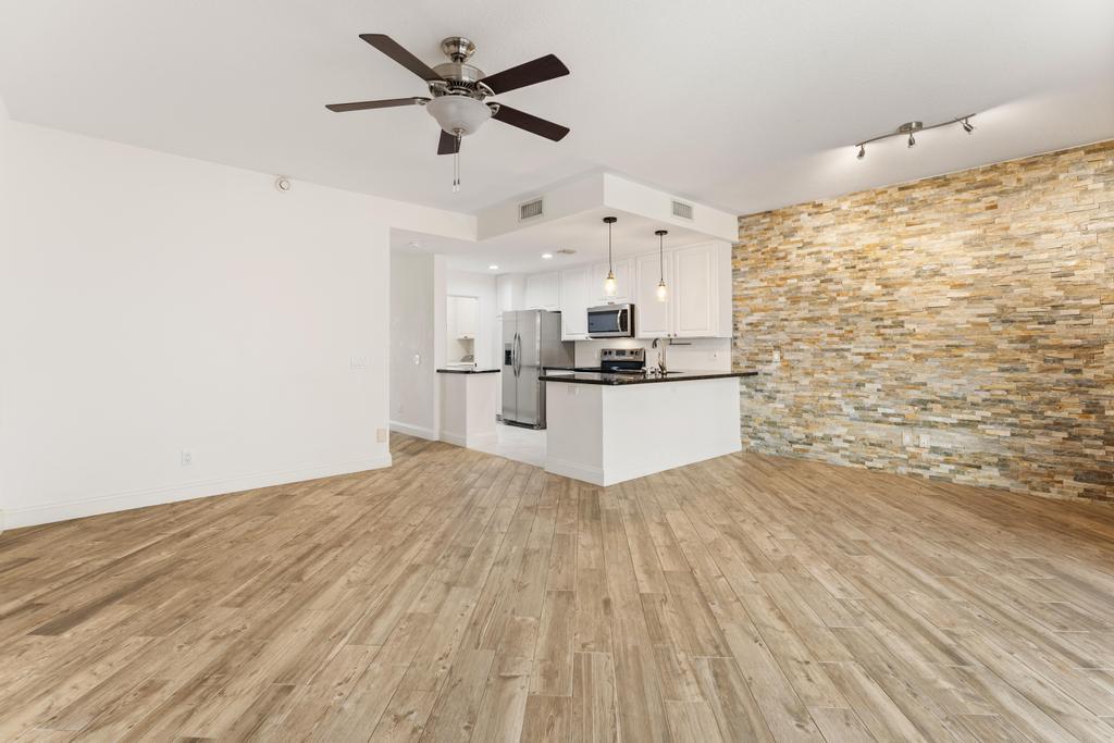 180 Freeport Drive Jupiter, FL 33458 - Photo 14 of 62 Great Room