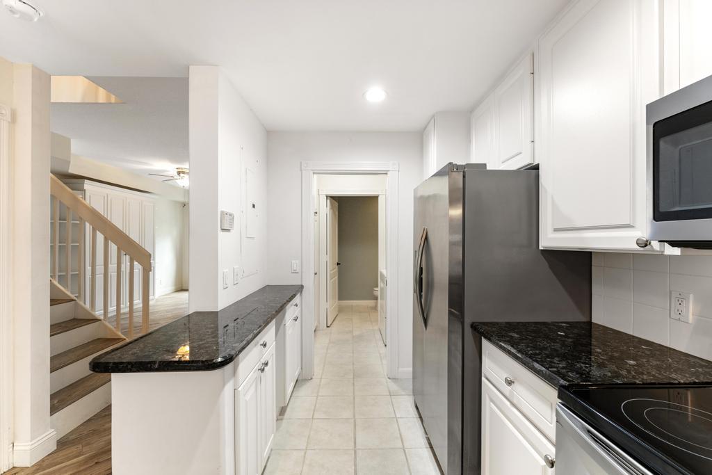 180 Freeport Drive Jupiter, FL 33458 - Photo 23 of 62 Kitchen