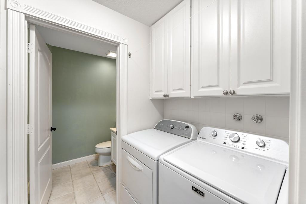 180 Freeport Drive Jupiter, FL 33458 - Photo 26 of 62 Laundry & Pantry