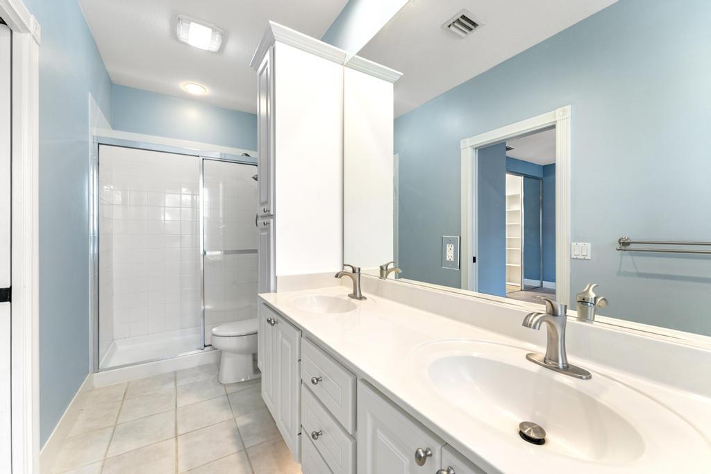 180 Freeport Drive Jupiter, FL 33458 - Photo 38 of 62 Primary Bath