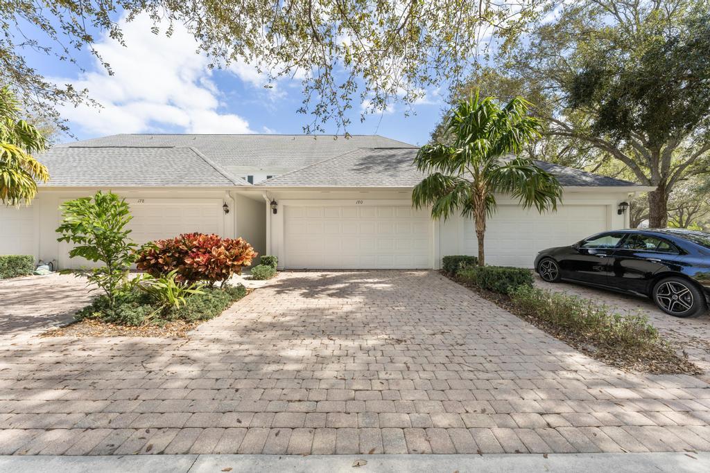 180 Freeport Drive Jupiter, FL 33458 - Photo 48 of 62 Driveway