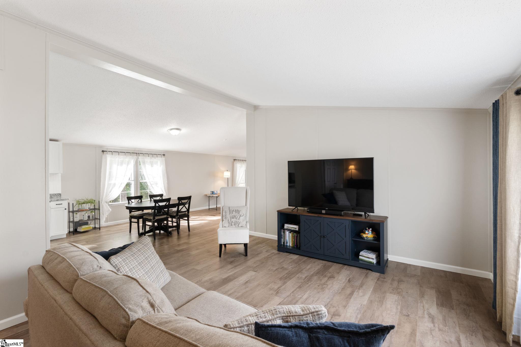 130 Kentmont Lane Greer, SC 29651 - Photo 2 of 35