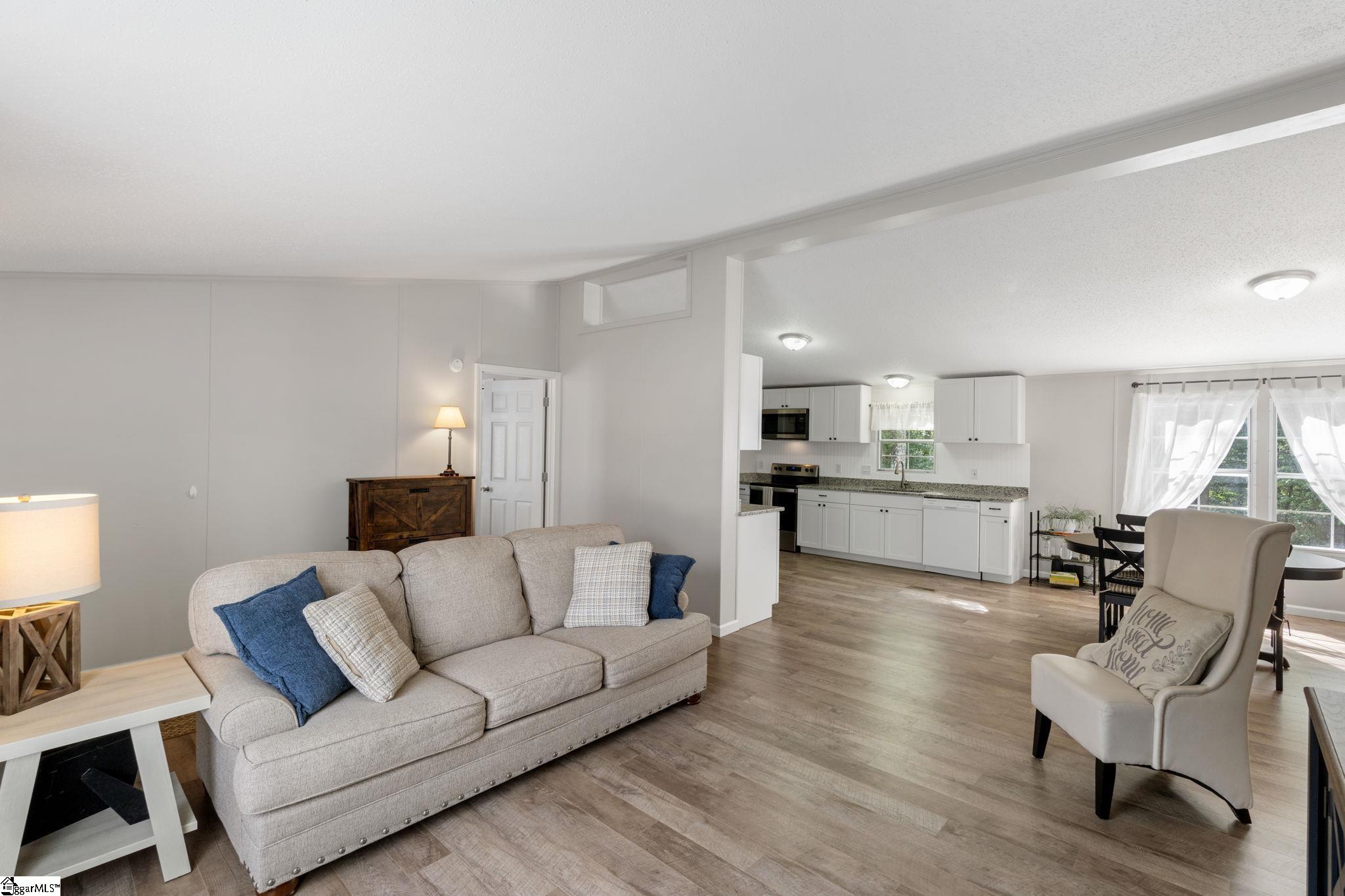 130 Kentmont Lane Greer, SC 29651 - Photo 3 of 35