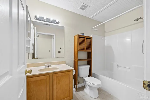 $270,000 | 2517 Gulf Breeze Avenue, Pensacola, FL 32507