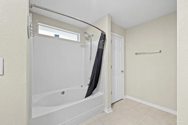 $270,000 | 2517 Gulf Breeze Avenue, Pensacola, FL 32507