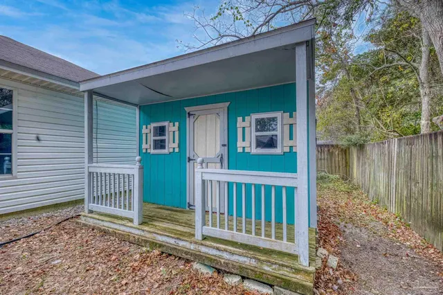 $270,000 | 2517 Gulf Breeze Avenue, Pensacola, FL 32507
