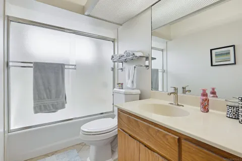 $699,999 | 180 Date Avenue, Imperial Beach, CA 91932