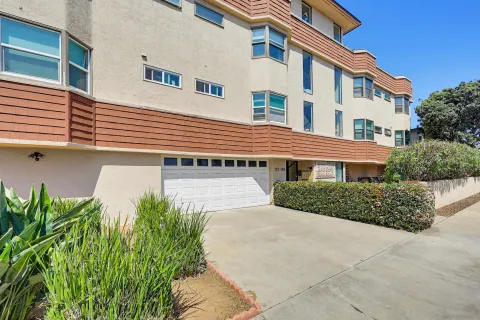 $699,999 | 180 Date Avenue, Imperial Beach, CA 91932