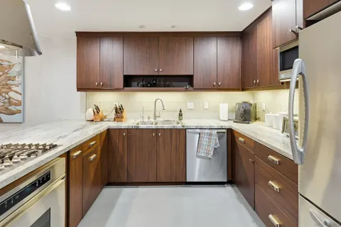 $699,999 | 180 Date Avenue, Imperial Beach, CA 91932