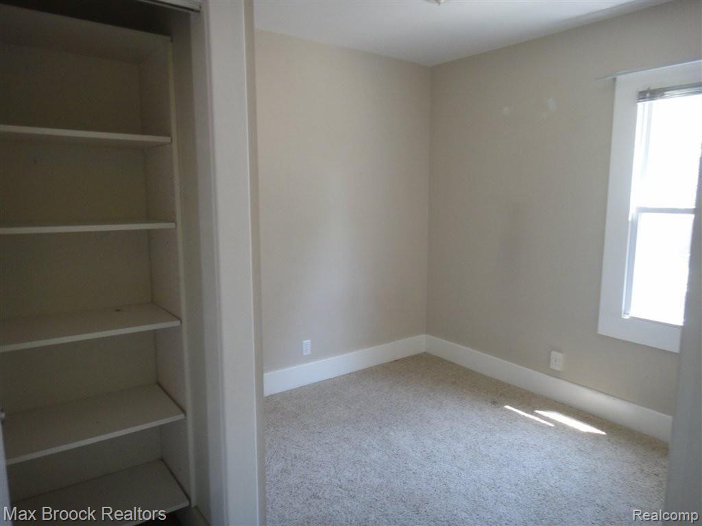 127 Woodside Road Royal Oak, MI 48073 - Photo 8 of 16 woodside 127 007.JPG