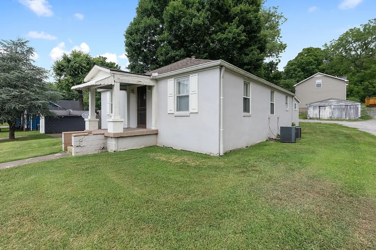 702 Richard Street Springfield, TN 37172 - Photo 2 of 15 a front view of house with yard and green space
