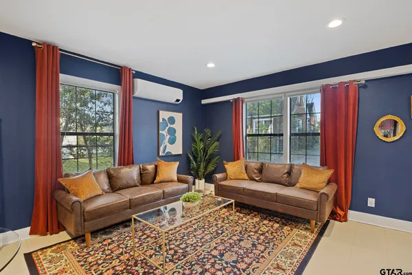 $1,350 | 321 West 3rd Street, Tyler, TX 75701