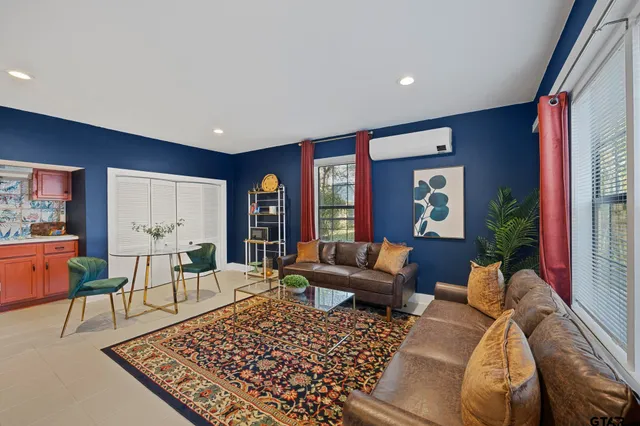 $1,350 | 321 West 3rd Street, Tyler, TX 75701