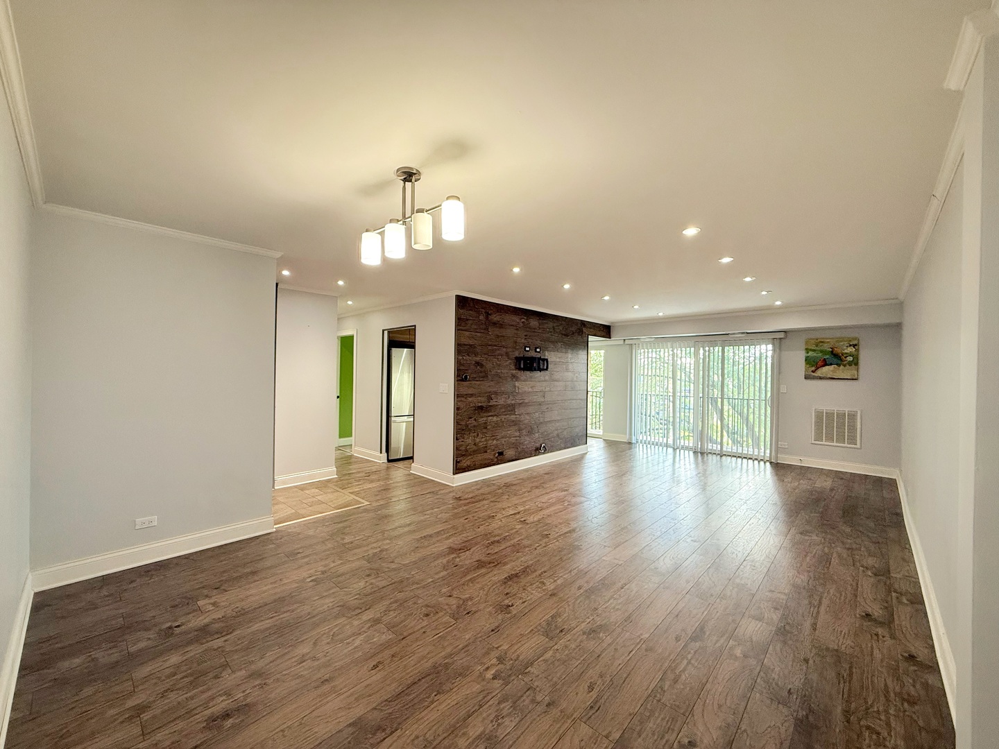 502 West Huntington Commons Road, Unit 438 Mount Prospect, IL 60056 - Photo 13 of 33 Gallery Image 13