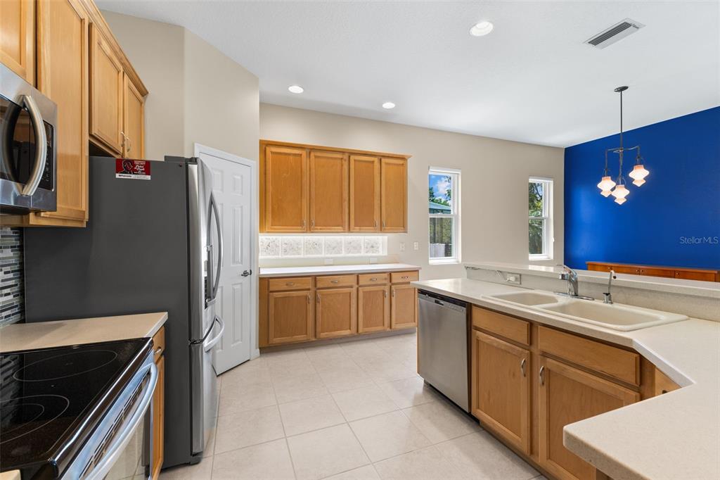 6532 Copper Ridge Trail Bradenton, FL 34201 - Photo 21 of 42 Kitchen