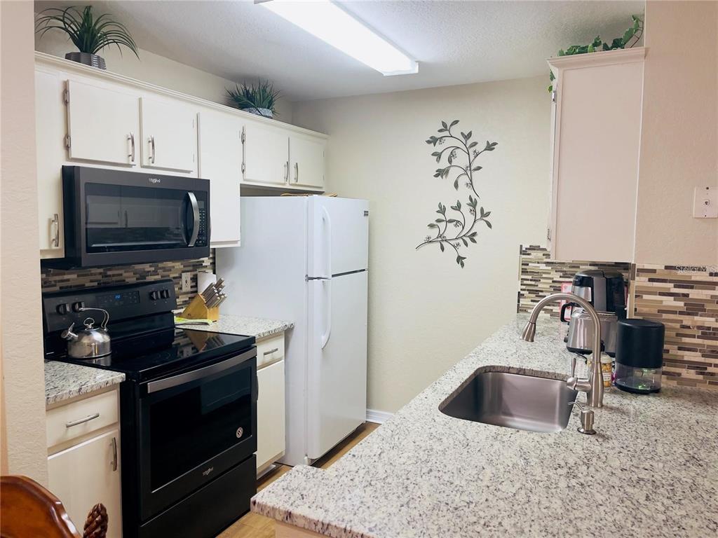 8815 Manor Loop, Unit 104 Lakewood Ranch, FL 34202 - Photo 6 of 23