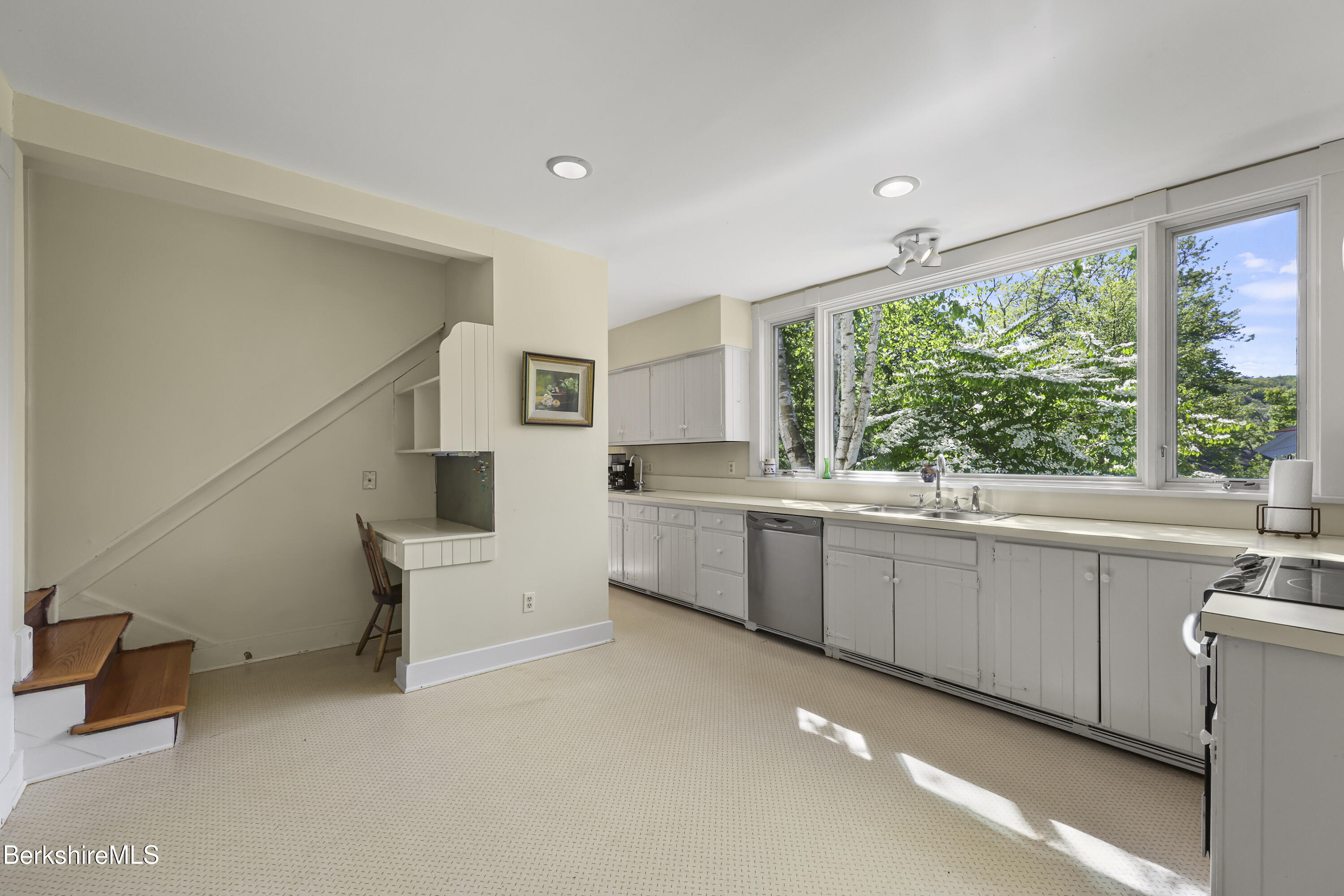 214 Gale Road Williamstown, MA 01267 - Photo 33 of 96 Kitchen with desk area