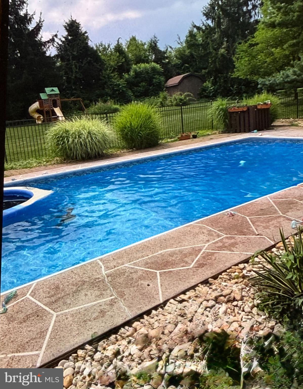 2350 Sutton Road York, PA 17403 - Photo 28 of 37 a view of a garden with wooden floor