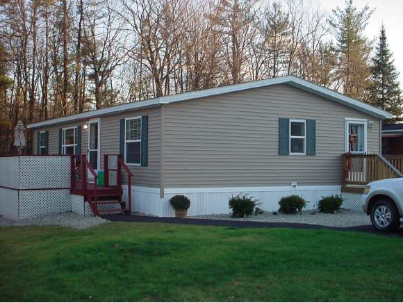 41 Hilton Avenue Exeter, NH 03833 - Photo 1 of 11 Gallery Image 1