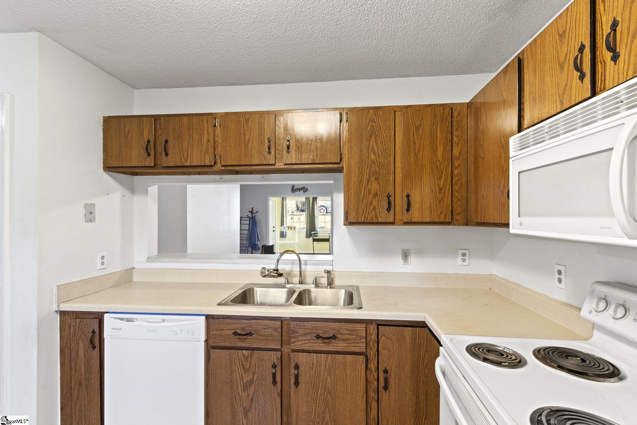 124 Shockley Street Taylors, SC 29687 - Photo 3 of 24 Gallery Image 3