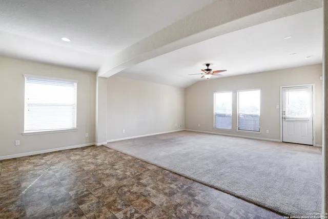 $1,625 | 4931 Badland Beacon, Converse, TX 78109