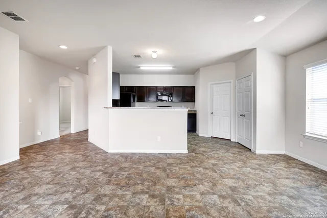 $1,625 | 4931 Badland Beacon, Converse, TX 78109