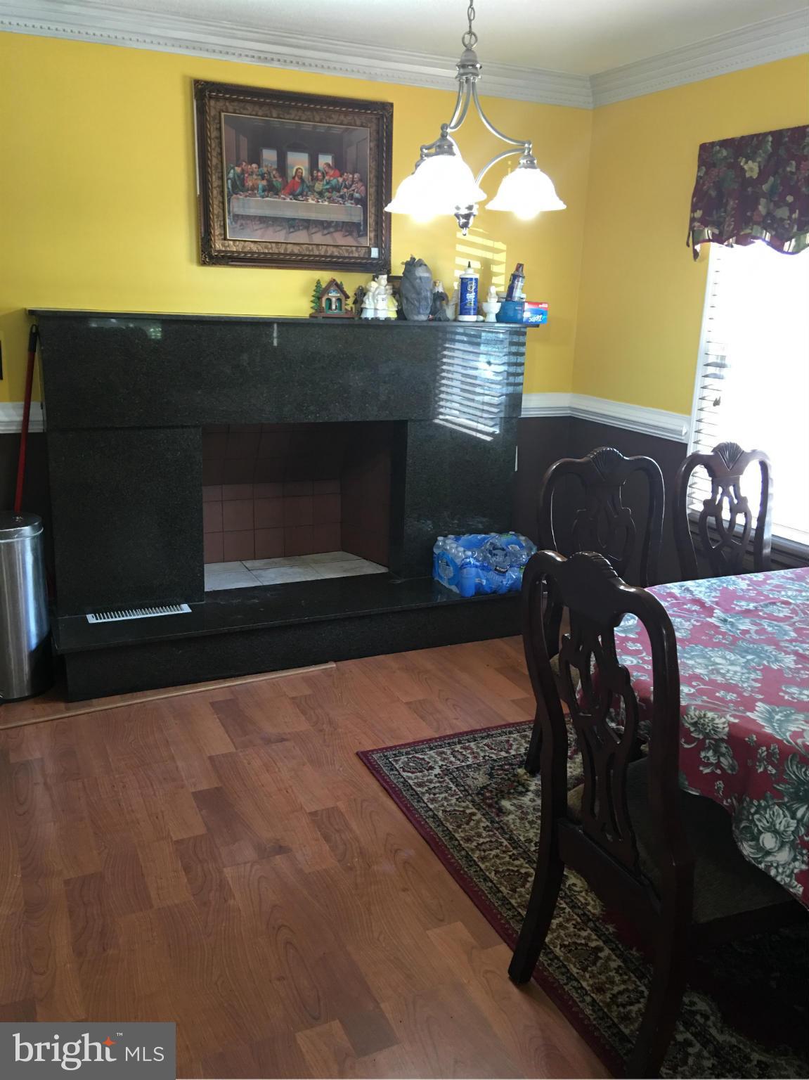 8015 Russell Road Alexandria, VA 22309 - Photo 4 of 10 Dining Room