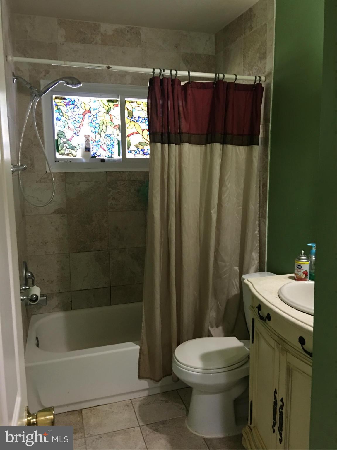 8015 Russell Road Alexandria, VA 22309 - Photo 10 of 10 Bath