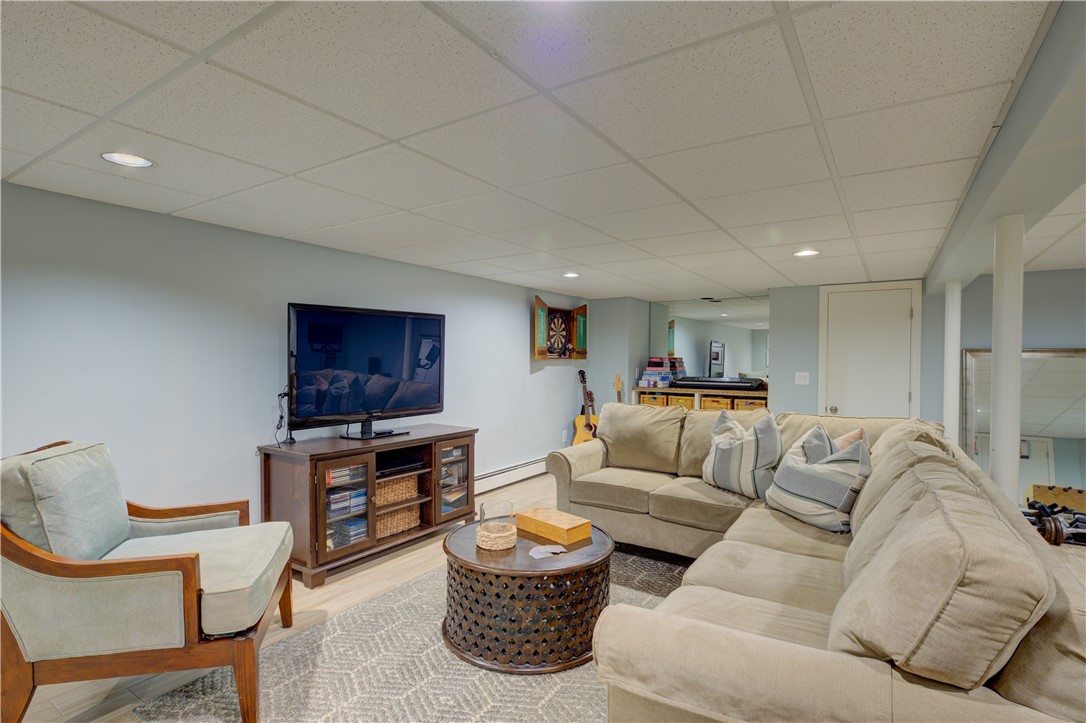 22 Pinetop Road Barrington, RI 02806 - Photo 33 of 40