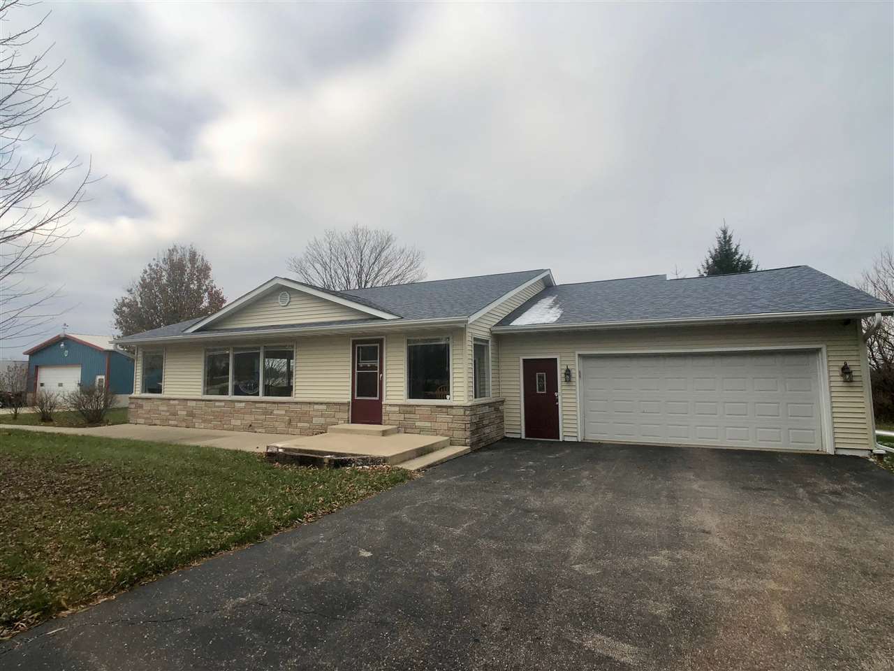 8394 North Kilbuck Road Monroe Center, IL 61052 - Photo 1 of 25 Gallery Image 1