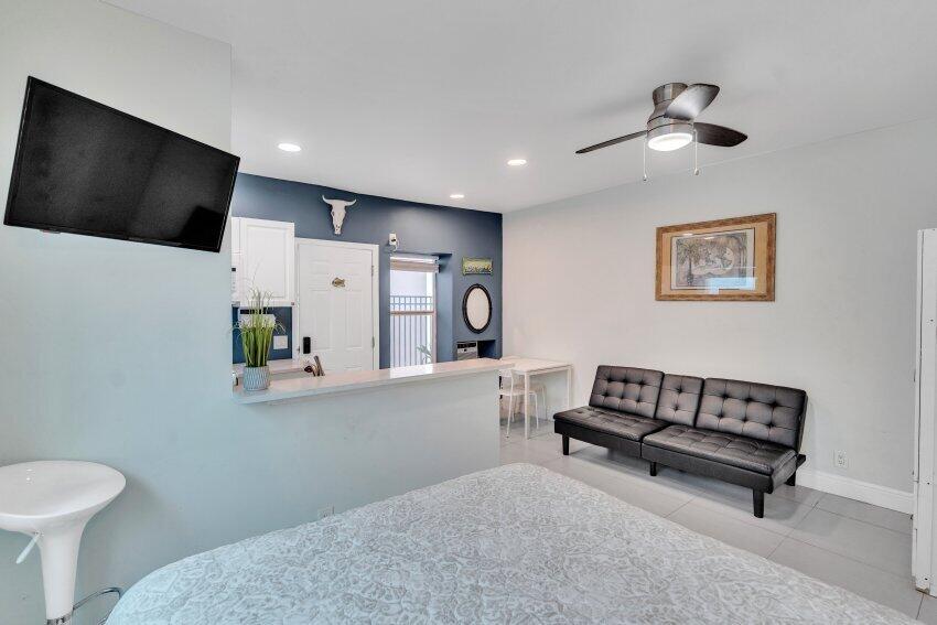 324 Indiana Street, Unit 3 Hollywood, FL 33019 - Photo 20 of 29 1bbe18b8595d24ca215eb0a8a2eb6543