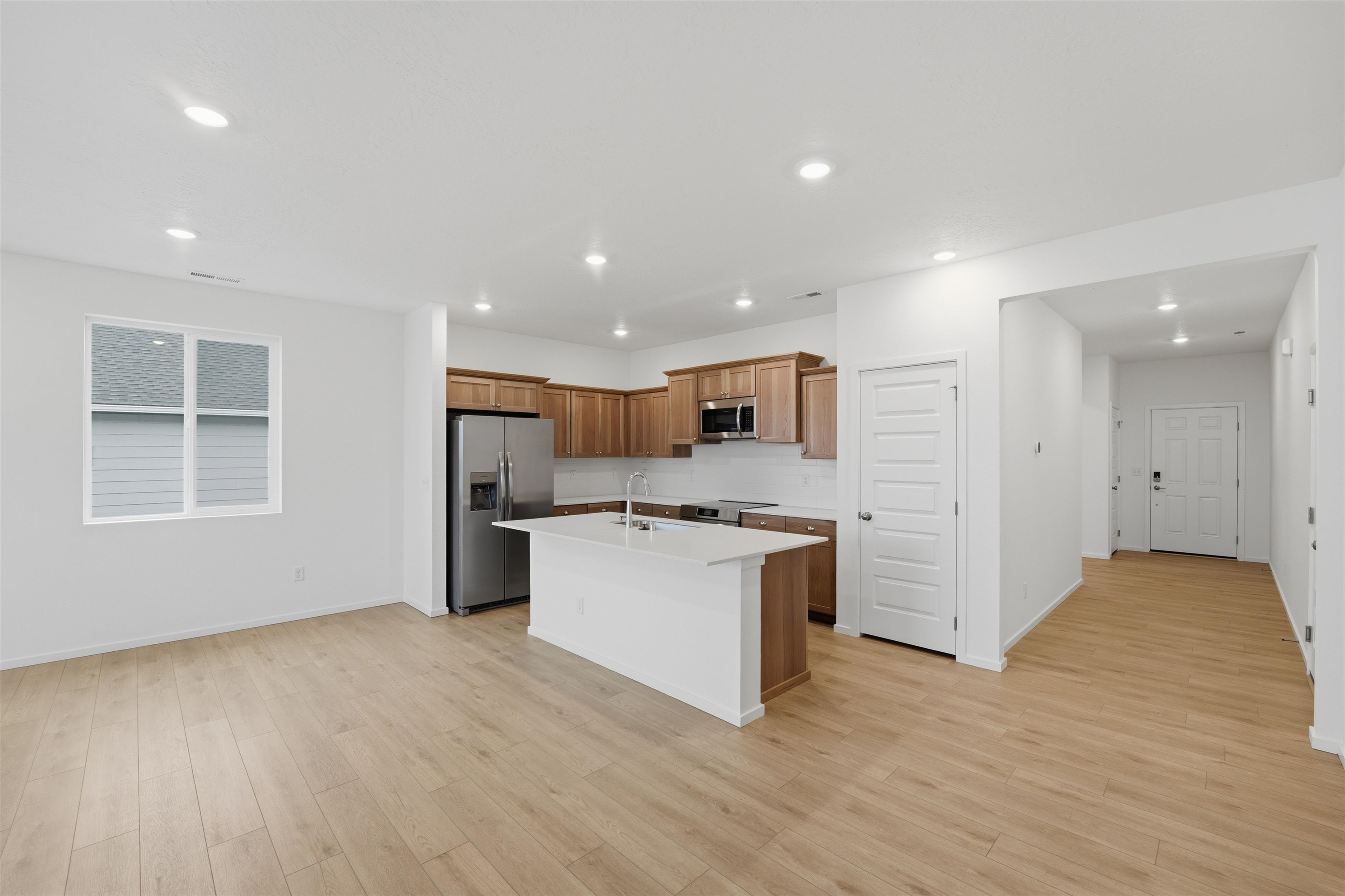 4141 West Vel View Drive Spokane, WA 99208 - Photo 5 of 19