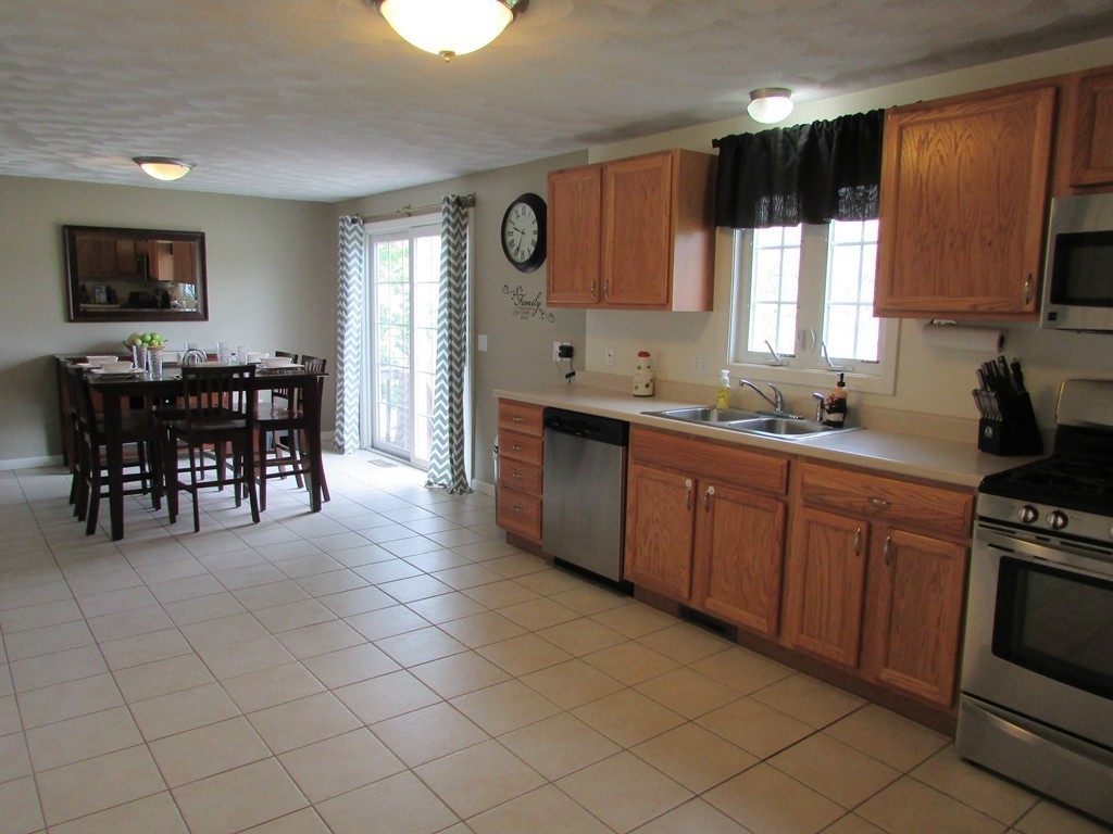 74 Cheyenne Road Worcester, MA 01606 - Photo 8 of 28 Gallery Image 8