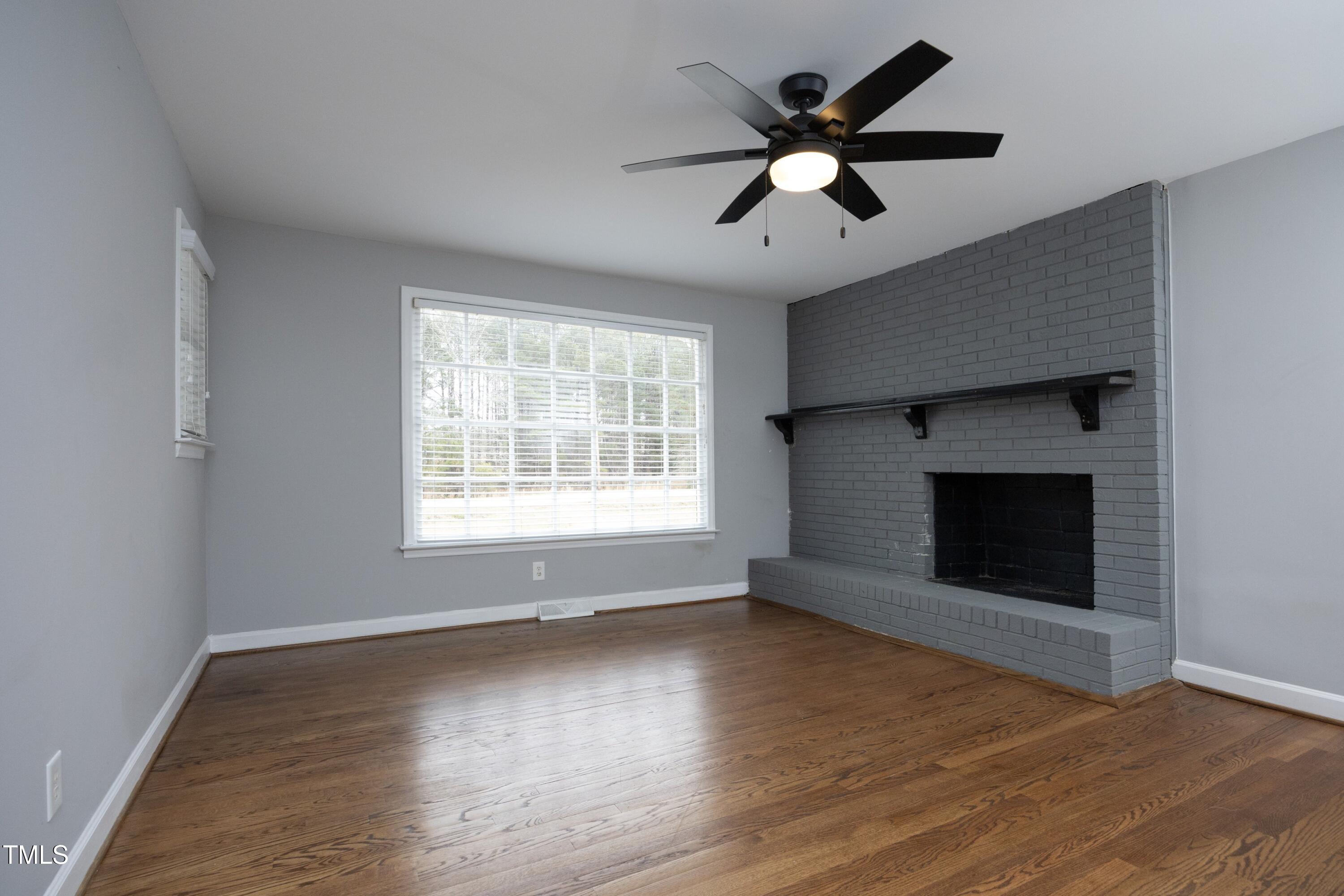 4713 Zebulon Road Zebulon, NC 27597 - Photo 7 of 37 Living Room