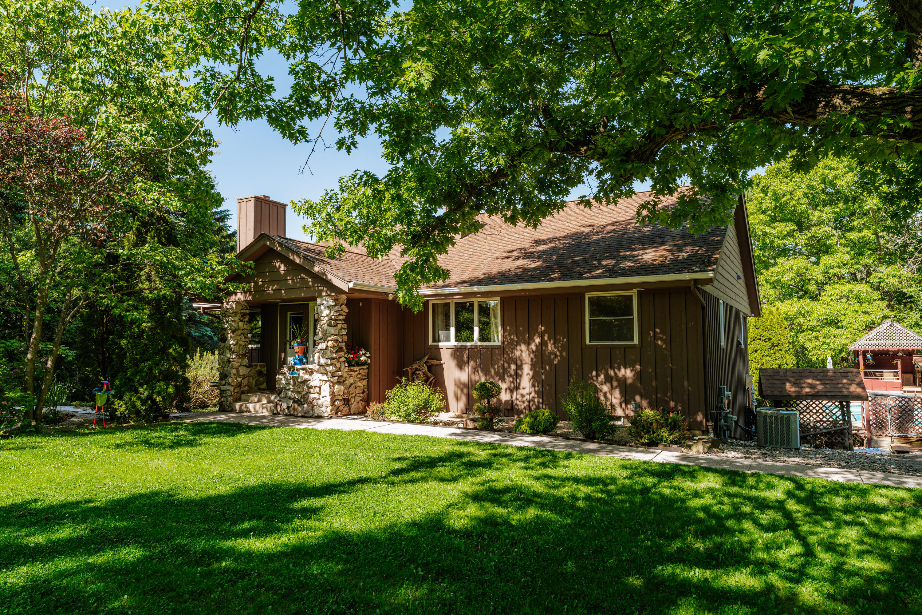 4440 Tennessee Road Caledonia, WI 53406 - Photo 2 of 63 4440 Tennessee Rd-2