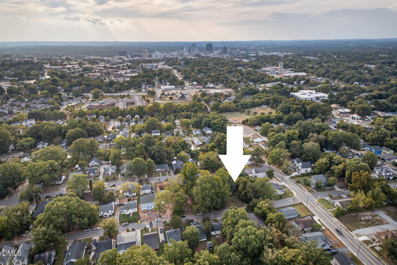 606 North Maple Street Durham, NC 27703 - Photo 46 of 51 an aerial view of multiple house