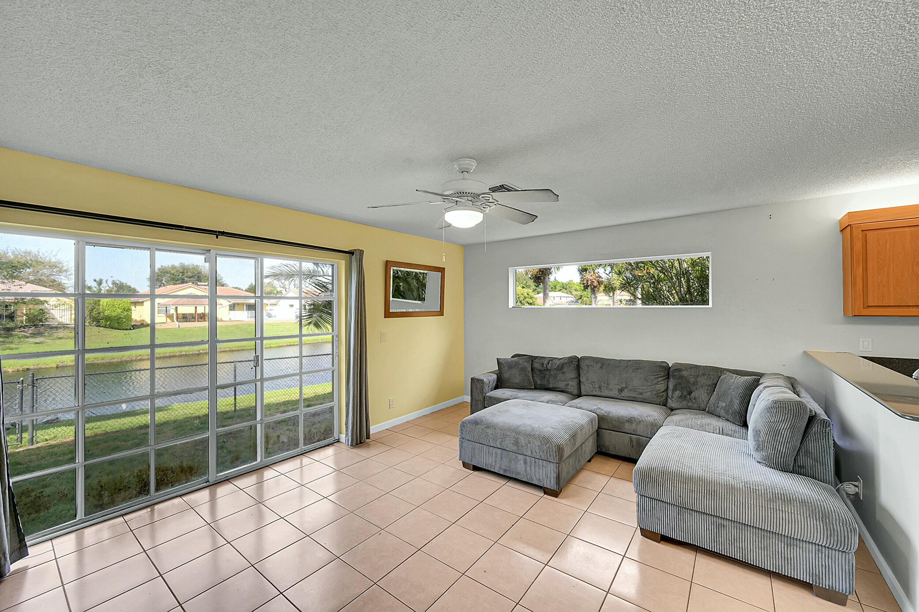 106 East Lee Road Delray Beach, FL 33445 - Photo 19 of 57 Family Room