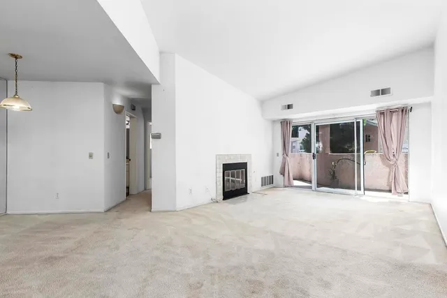 $575,000 | 7248 Camino Degrazia, Unit 297, San Diego, CA 92111