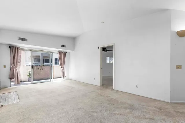 $575,000 | 7248 Camino Degrazia, Unit 297, San Diego, CA 92111