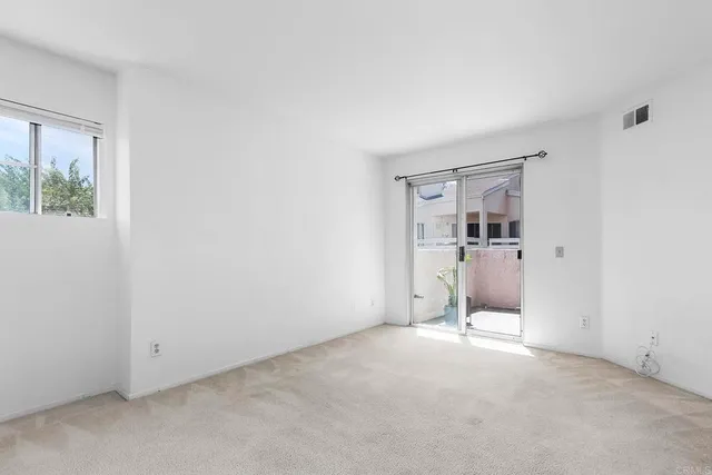 $575,000 | 7248 Camino Degrazia, Unit 297, San Diego, CA 92111